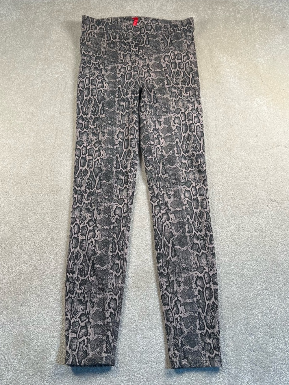 Spanx Leggings Jean-ish Animal Print Snake Gray 2 Pockets Women's Small - Picture 2 of 14